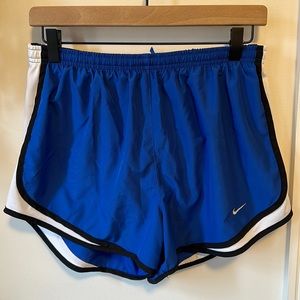Nike women’s Tempo running shorts size L